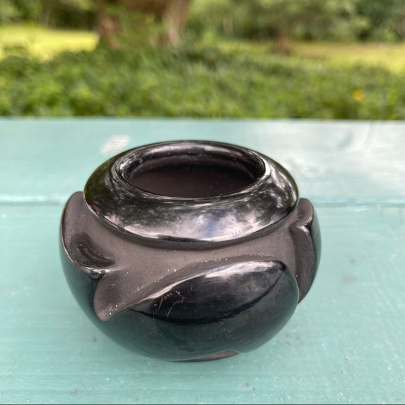 Vintage Santa Clara Pueblo Pottery by Anita L. Suazo Carved Blackware - Picture 2 of 9